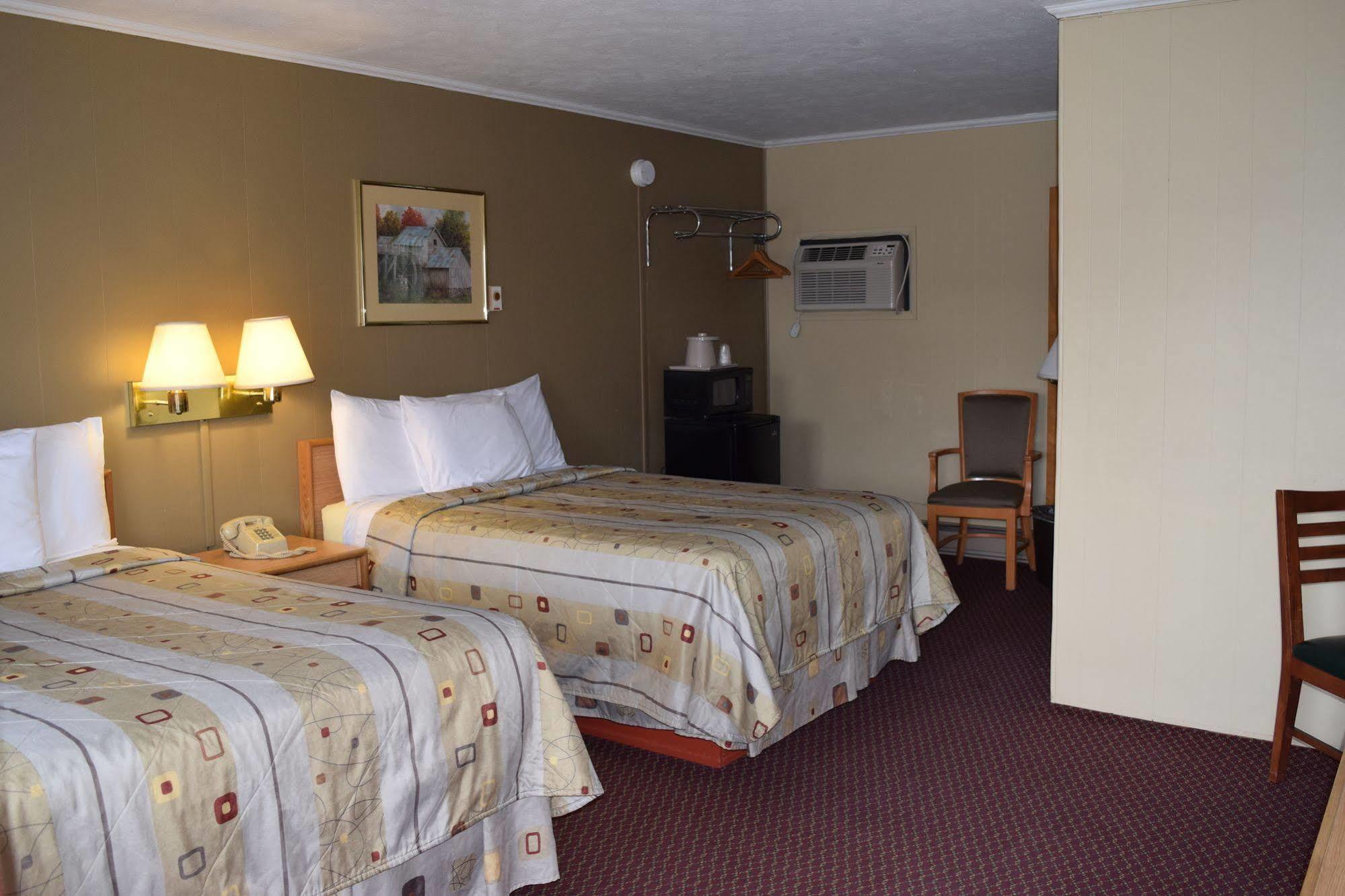 Economy Inn Taylorville Экстерьер фото