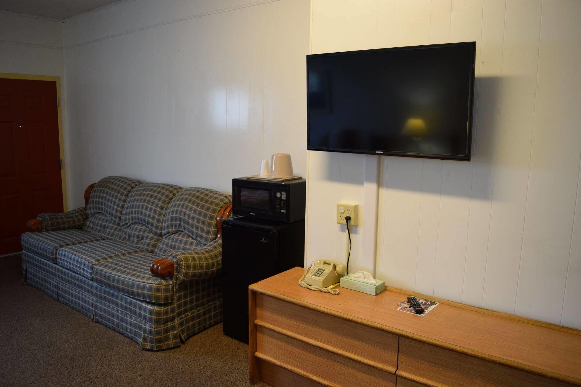 Economy Inn Taylorville Экстерьер фото